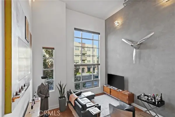 706 N Santiago Street, Santa Ana, CA 92701