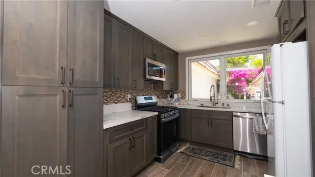 7 Satinwood Way, Irvine, CA 92612 - Image #2