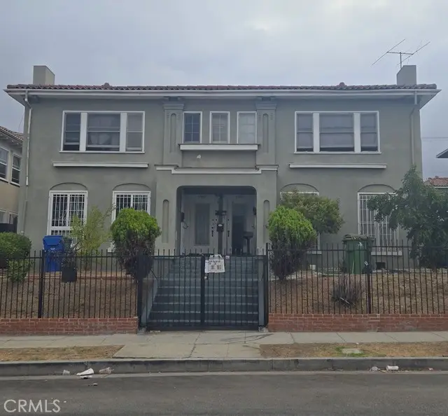 154 S Manhattan Place, Los Angeles, CA 90004 - Image #1
