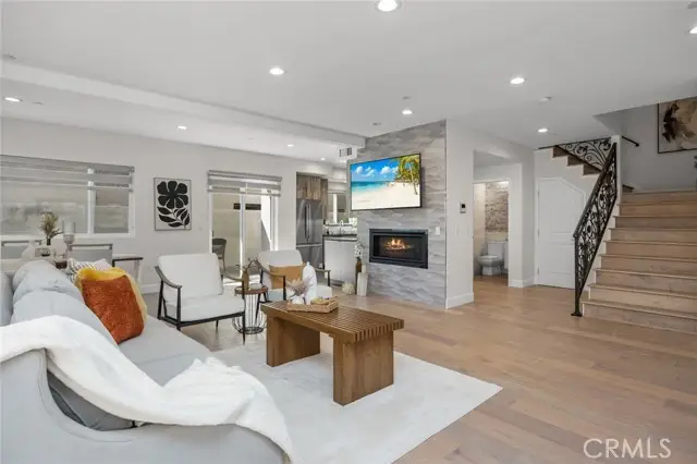 523 E Cedar #101, Burbank, CA 91501 - #2