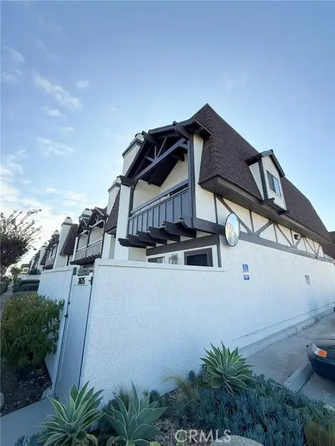 2625 Artesia, Torrance, CA 90504