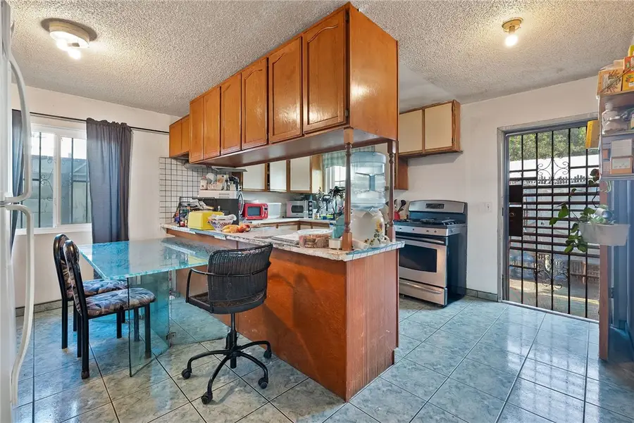 1020 N Kemp Avenue, Compton, CA 90220 - Image #2