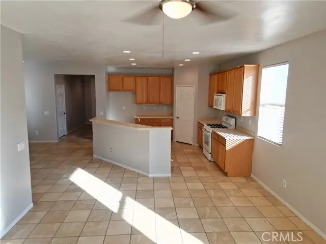 11807 Desert Glen, Adelanto, CA 92301 - #3