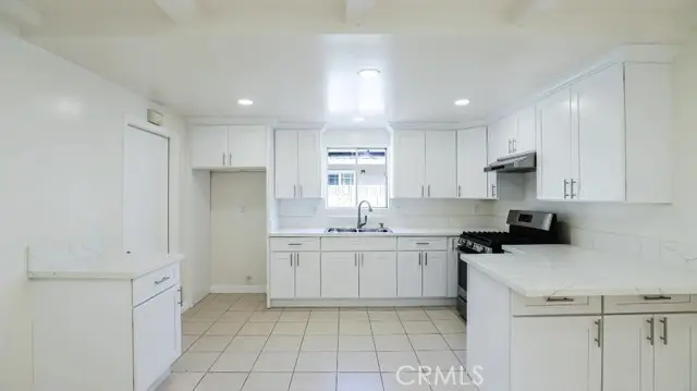 2910 W Cubbon, Santa Ana, CA 92704 - Image #1