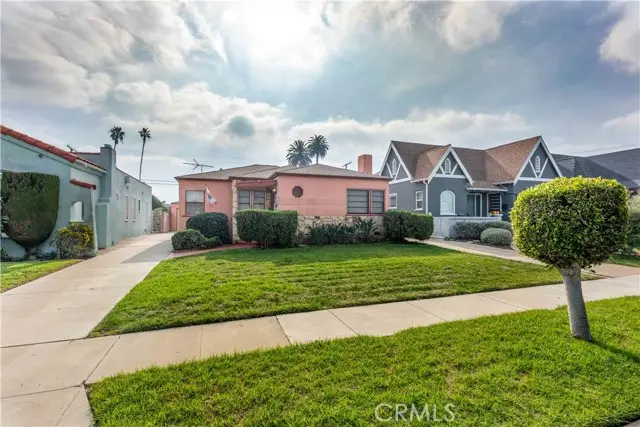 2040 W 82nd Street, Los Angeles, CA 90047 - Image #1