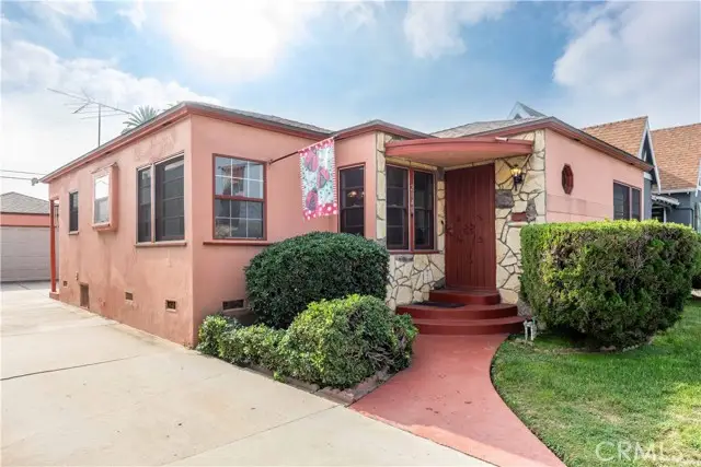 2040 W 82nd Street, Los Angeles, CA 90047 - Image #2