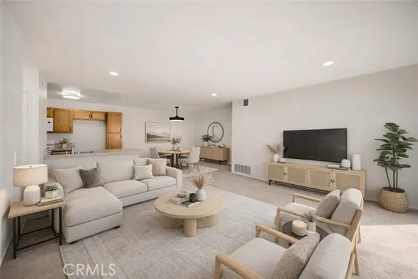 2521 W Sunflower Avenue #R8, Santa Ana, CA 92704