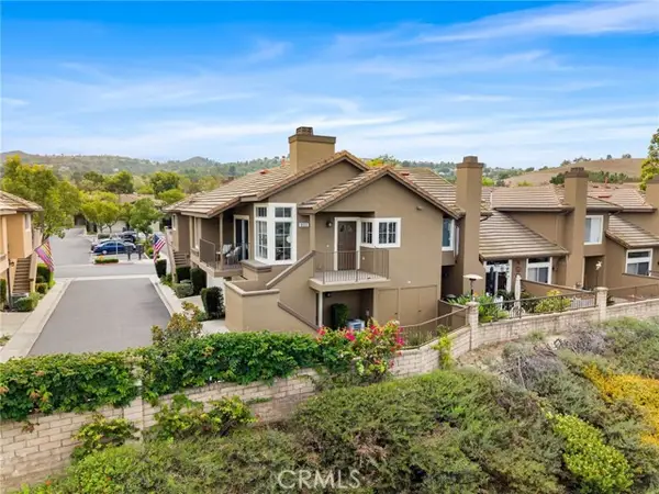 8123 E Oak Ridge Circle, Anaheim, CA 92808