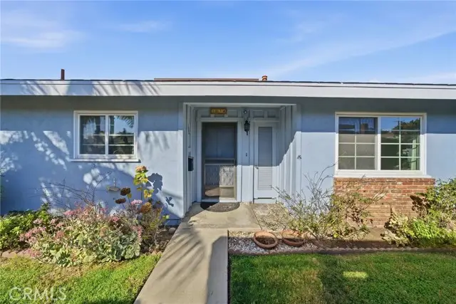 1076 Mitchell Avenue, Tustin, CA 92780 - Image #2