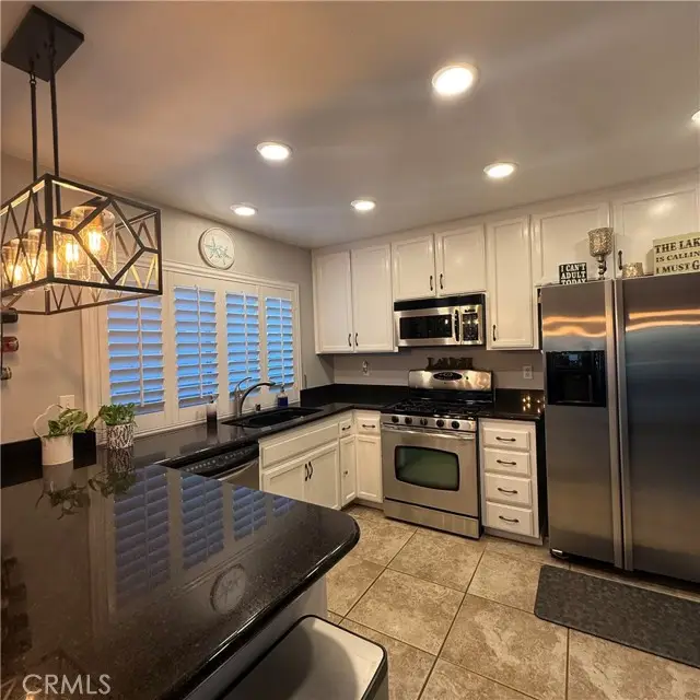 701 W Crestview, Corona, CA 92882 - #3