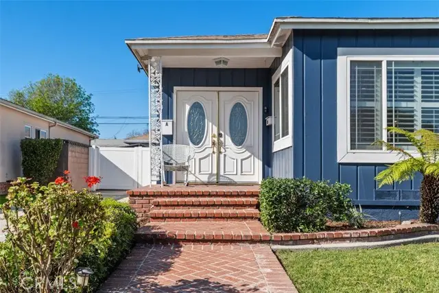 2401 Roswell Avenue, Long Beach, CA 90815 - #3