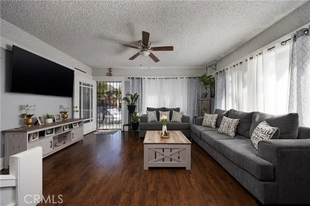 643 Elm Avenue, Long Beach, CA 90802 - #2