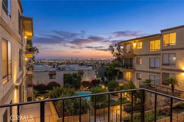 2722 20th, Signal Hill, CA 90755 - #2