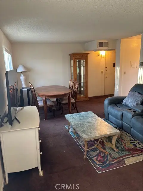 11813 Runnymede Street #45, North Hollywood (los Angeles), CA 91605