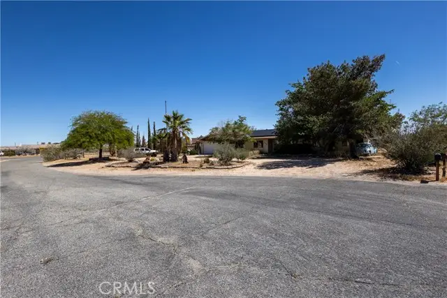 3809 Hanford, Yucca Valley, CA 92284 - #2