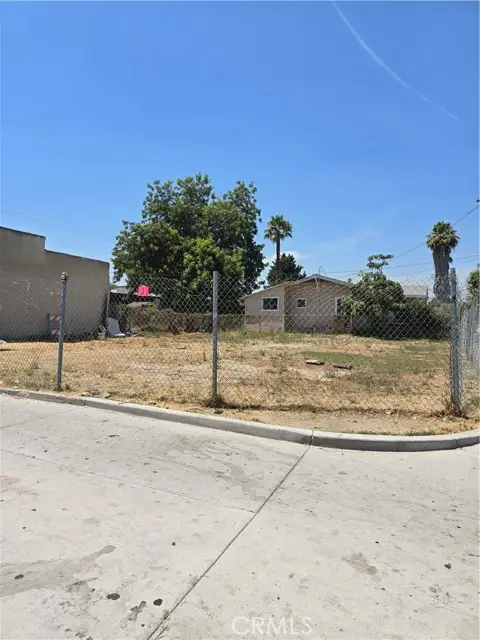 6203 Compton Avenue, Los Angeles, CA 90001