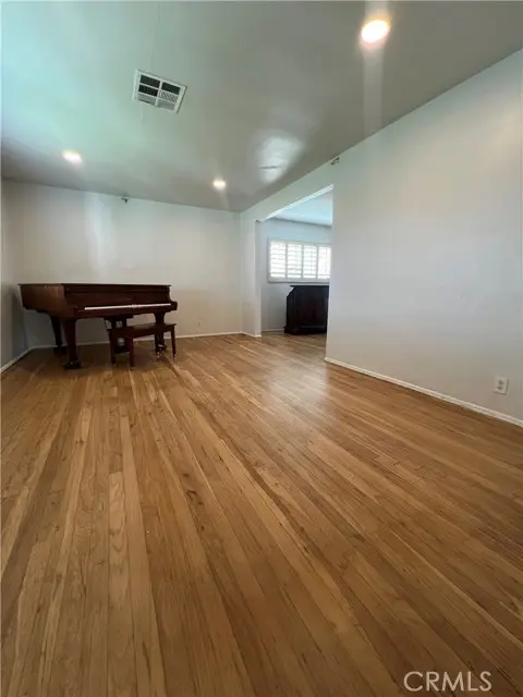 11821 Menlo, Los Angeles, CA 90044 - Image #2