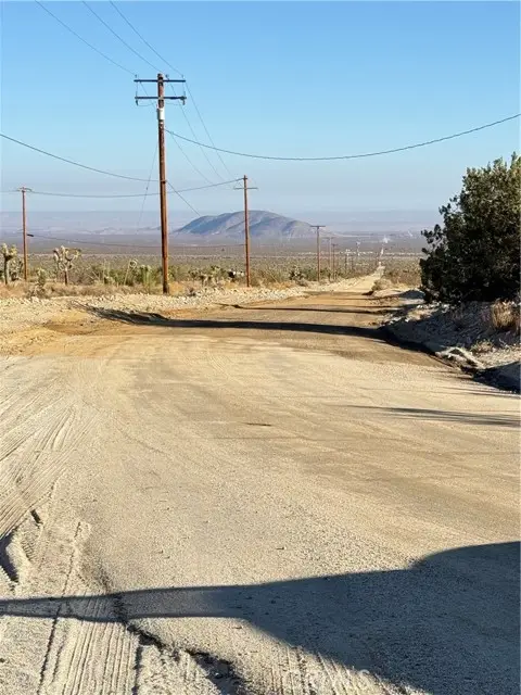 23503 E Avenue Z, Llano, CA 93544 - Image #3