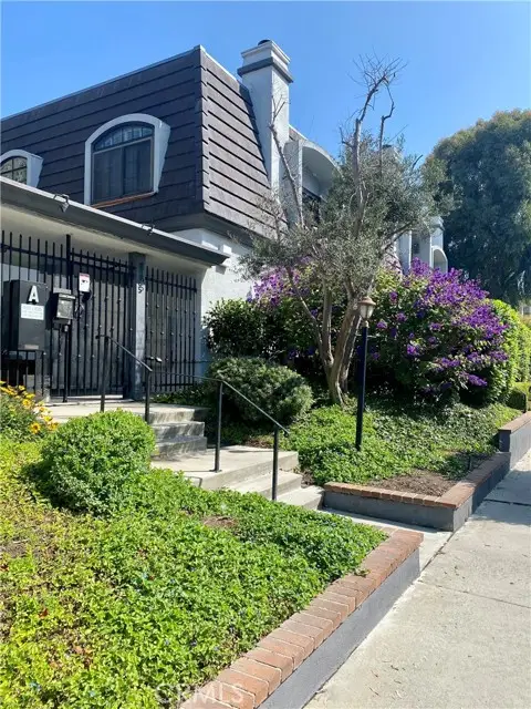 8105 Redlands Street #107, Playa Del Rey (los Angeles), CA 90293