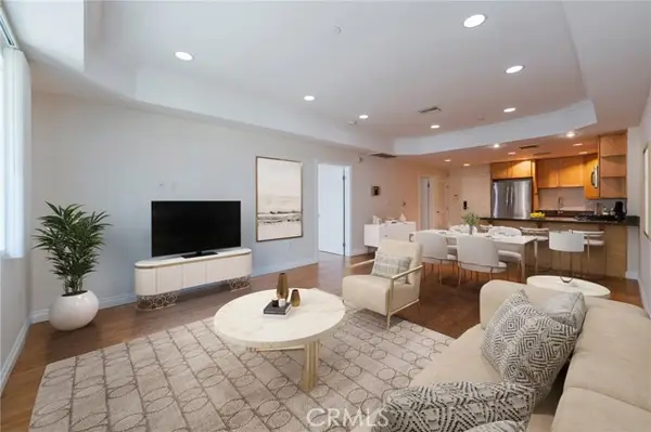 3061 W 12th Place #101, Los Angeles, CA 90006