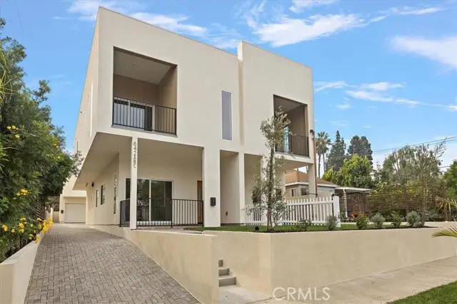 642 E Fairview Boulevard, Inglewood, CA 90302 - #3