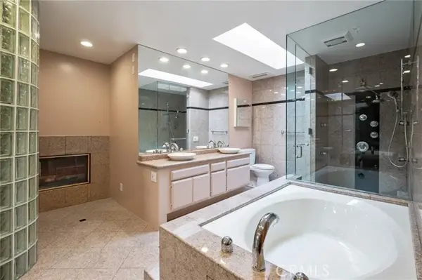 1995 Molino Avenue #302, Signal Hill, CA 90755