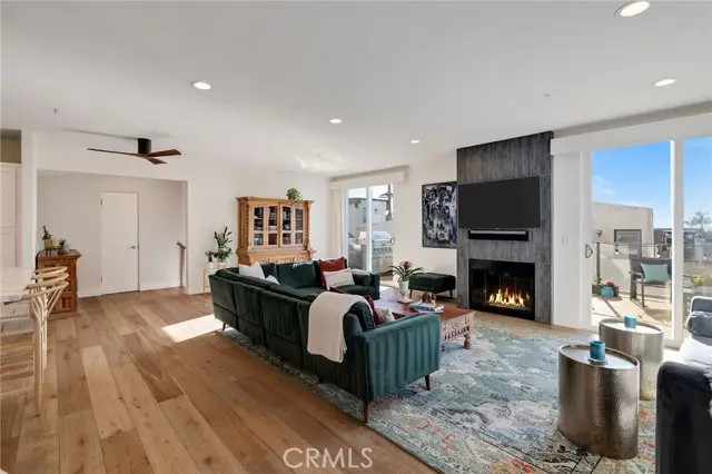 647 2nd, Hermosa Beach, CA 90254 - #2