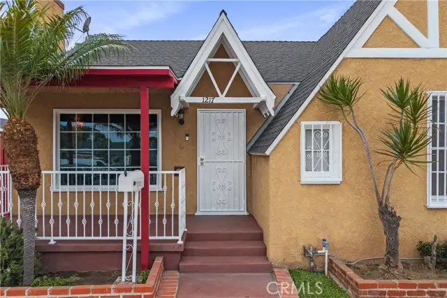 1217 Cary Avenue, Wilmington, CA 90744 - #3