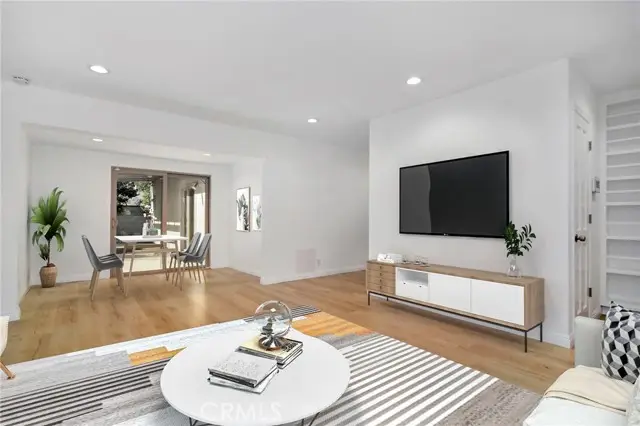 8131 Bianca Avenue, Northridge, CA 91325 - Image #3