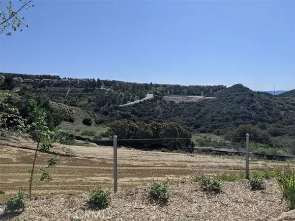 30 Coya Trail, Chatsworth (los Angeles), CA 91311