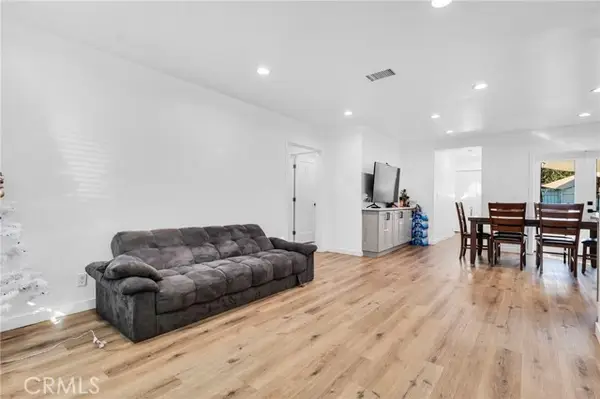 6118 Ethel Avenue, Los Angeles, CA 91401