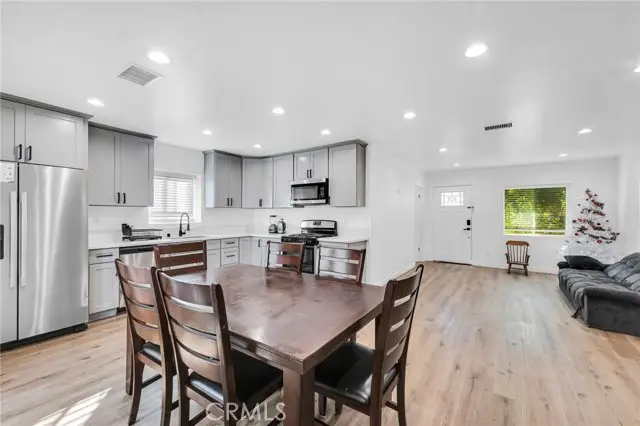 6118 Ethel Avenue, Van Nuys, CA 91401 - Image #3