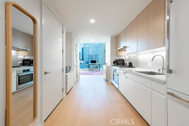 877 Francisco Street #919, Los Angeles, CA 90017 - Image #1