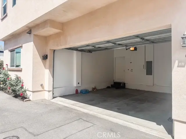 9237 Wakefield Avenue #6, San Fernando Valley, CA 91402 - Image #2