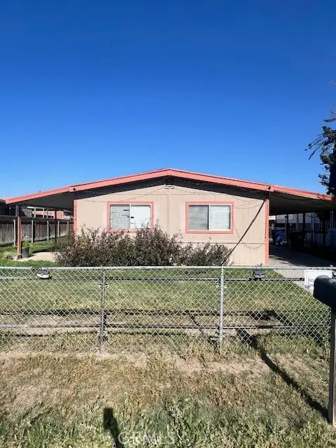 6204 Dennen Street, Bakersfield, CA 93313