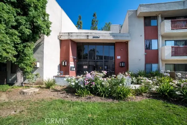 20234 Cantara Street #107, Winnetka (los Angeles), CA 91306