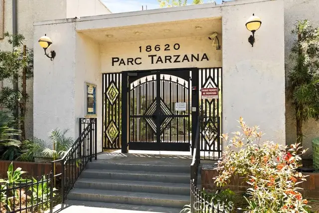 18620 Hatteras Street #223, Tarzana, CA 91356 - Image #1