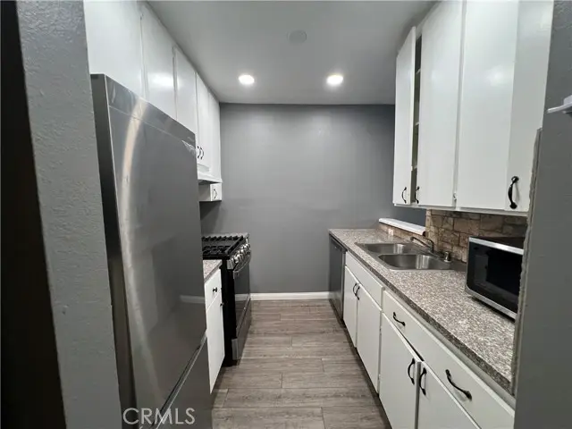 21000 Parthenia Street #19, Canoga Park, CA 91304 - Image #2