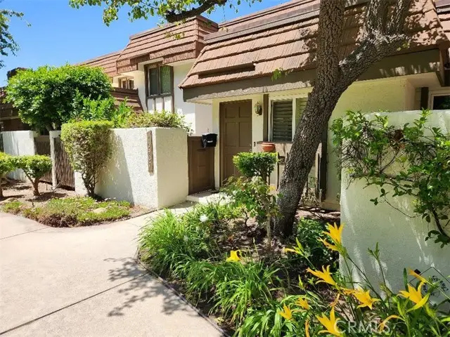 10407 Larwin Avenue, Chatsworth, CA 91311 - Image #1