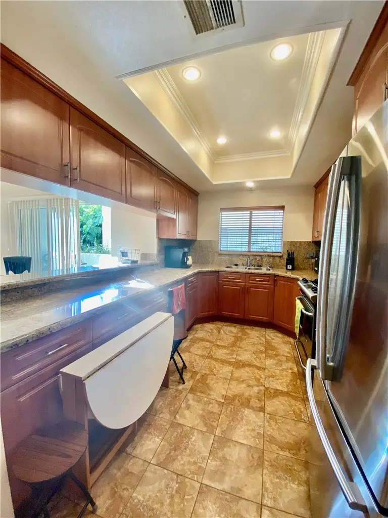 14919 Dickens Street #105, Sherman Oaks, CA 91403 - Image #3