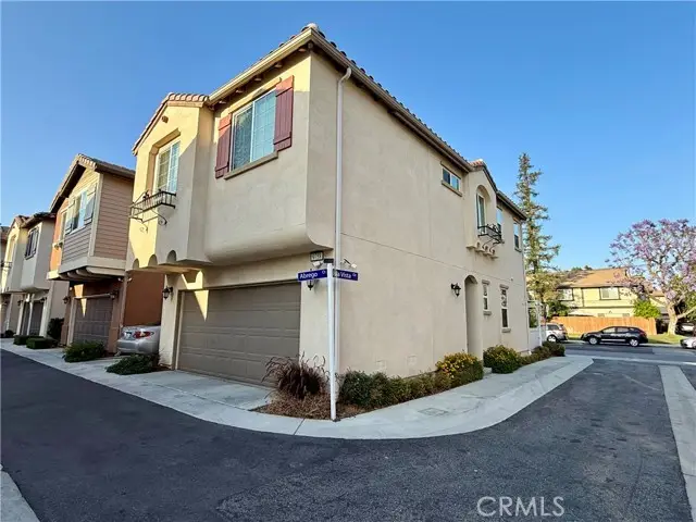 9758 N Abrego Court, San Fernando Valley, CA 91402 - Image #2