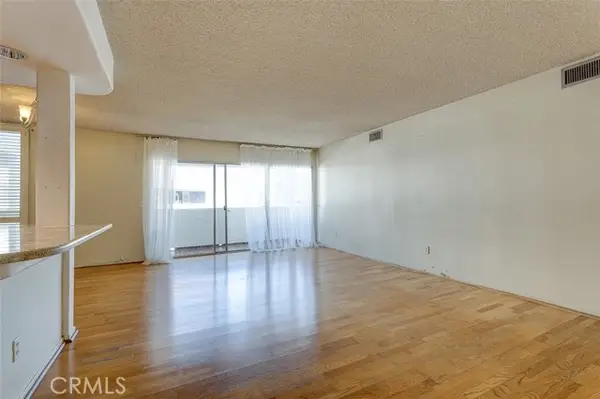 5454 Zelzah Avenue #215, Encino (los Angeles), CA 91316