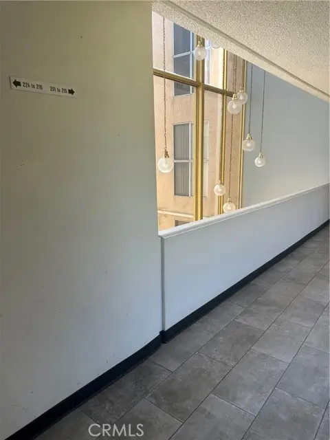 5429 Newcastle Avenue #206, Encino, CA 91316 - Image #3