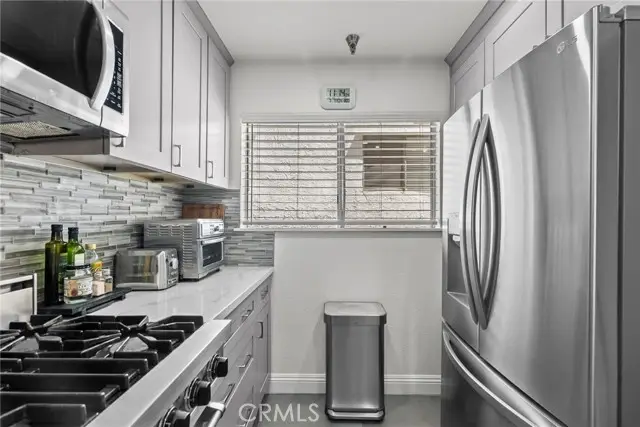 5230 Zelzah Avenue #3, Encino, CA 91316 - Image #3