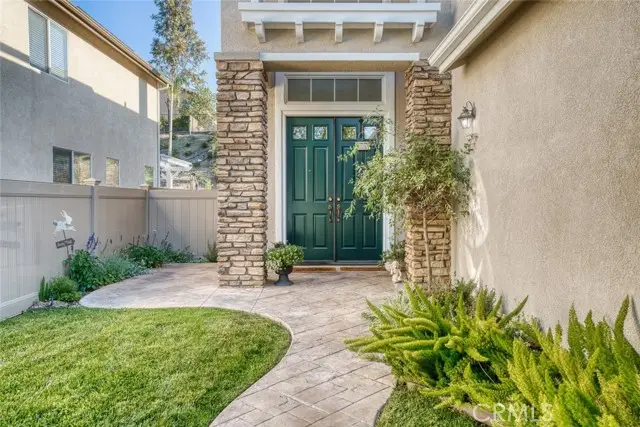 18328 Nightingale Court, Santa Clarita, CA 91387 - Image #2
