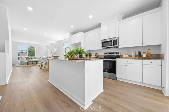 9423 N Sepulveda Blvd #1, San Fernando Valley, CA 91343 - Image #1