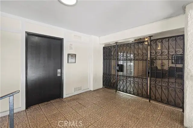 5412 Lindley Avenue #108, Encino, CA 91316 - Image #3