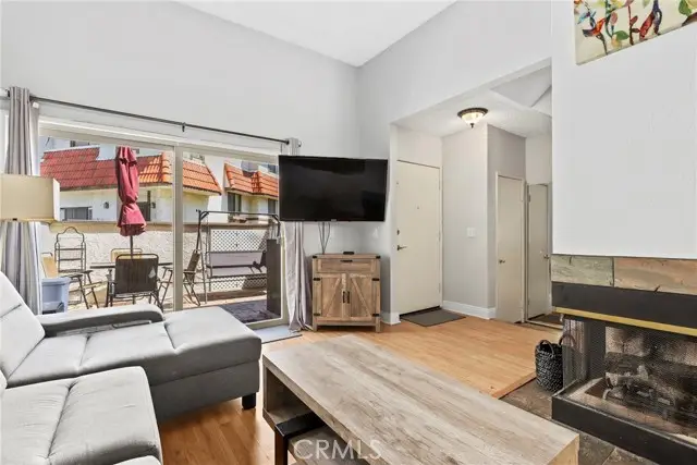 27614 Nugget Drive #3, Santa Clarita, CA 91387 - Image #2