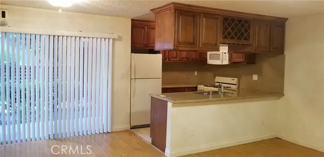 18530 Hatteras Street #102, Tarzana, CA 91356 - Image #1