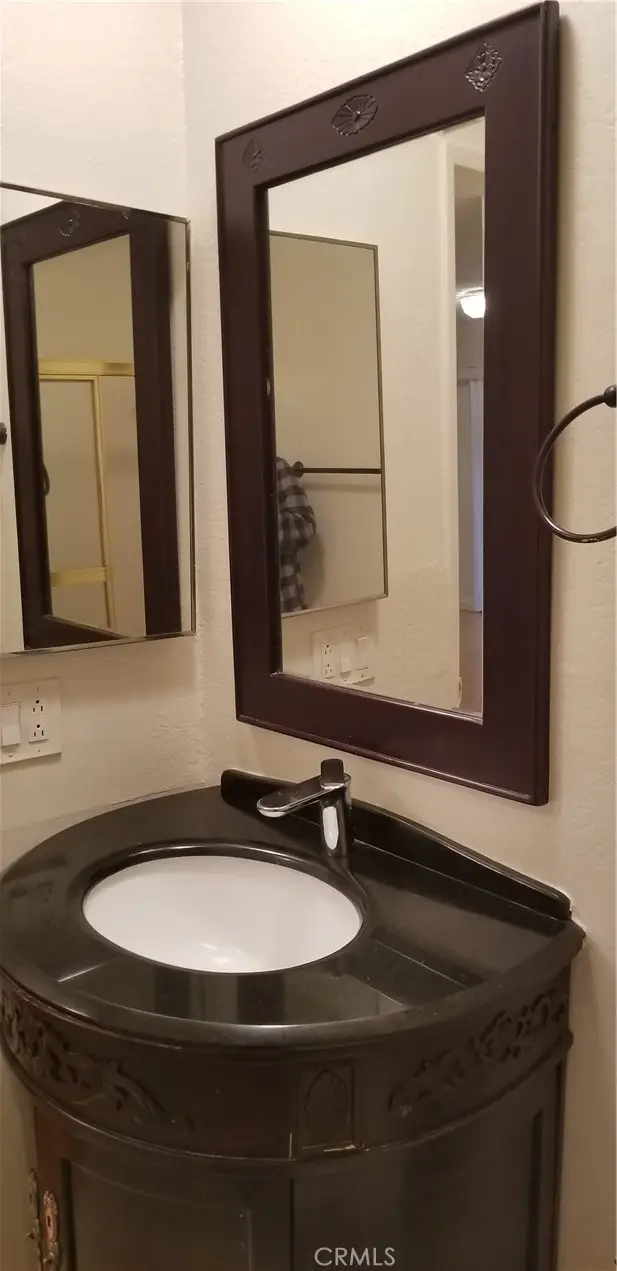 18530 Hatteras Street #102, Tarzana, CA 91356 - Image #3